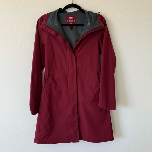 Uniqlo Cranberry Red Waterproof Long Line Hooded Windbreaker Extra Small - Picture 1 of 10